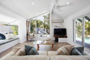 Tranquil Mediterranean Villa Bianco, Noosa
